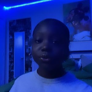 Meet your Posher, Amina